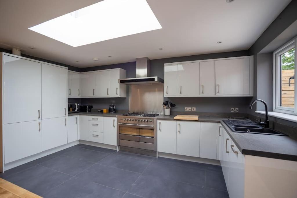 Hereford - Clifton Villa - Beautifully Presented House Located A Short Walk From City Centre - Sleeps 6 Guests - Perfect For Exploring Hereford - Hosted By Rentmyhouse Kültér fotó