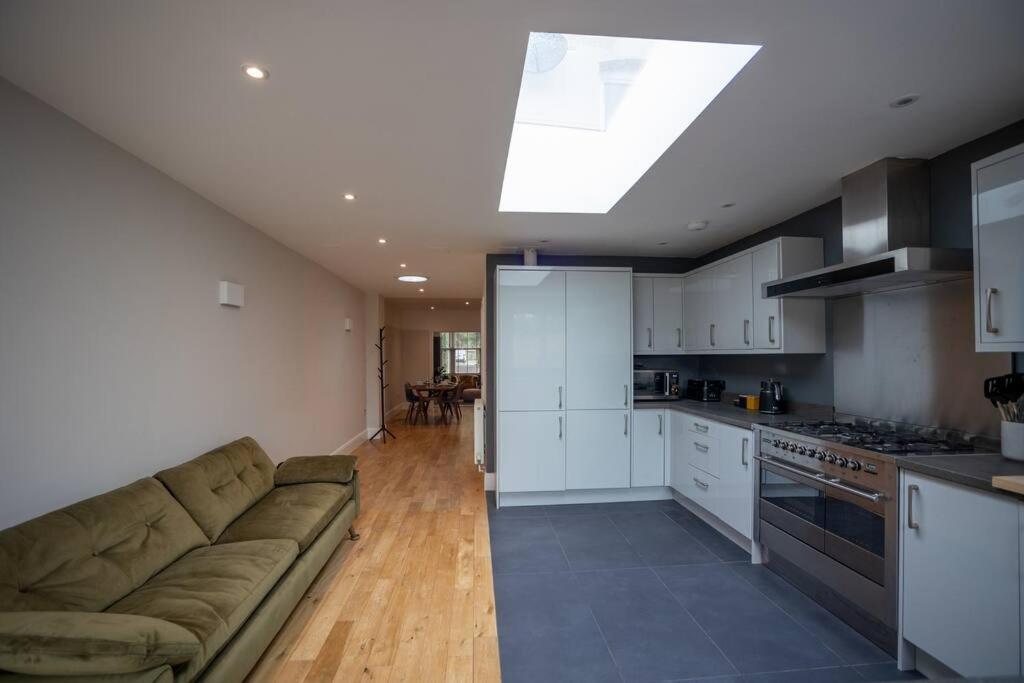 Hereford - Clifton Villa - Beautifully Presented House Located A Short Walk From City Centre - Sleeps 6 Guests - Perfect For Exploring Hereford - Hosted By Rentmyhouse Kültér fotó
