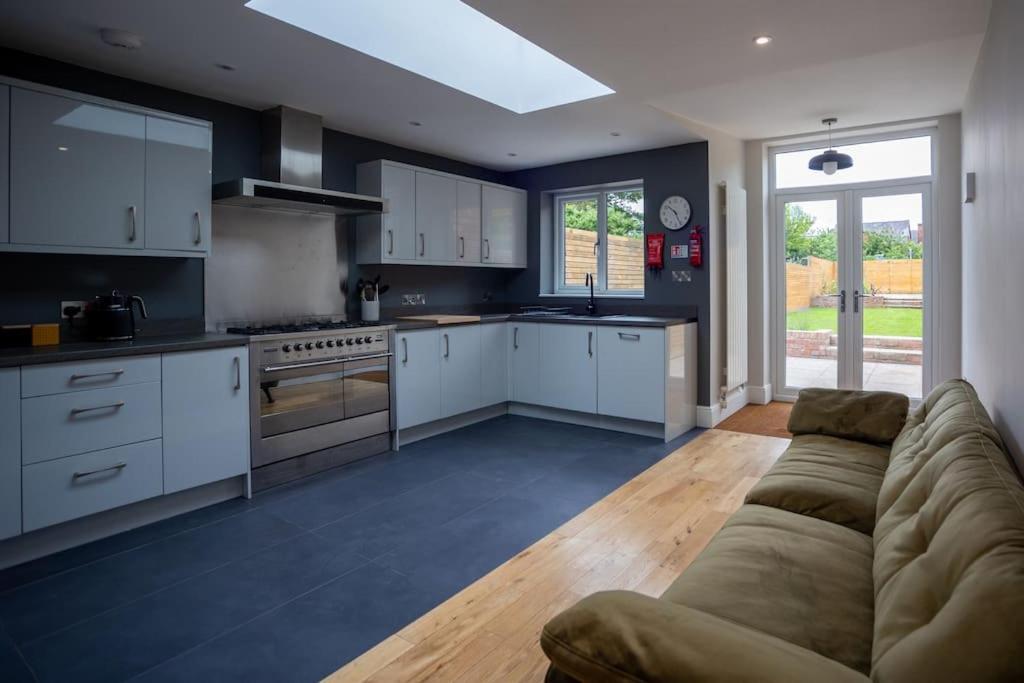 Hereford - Clifton Villa - Beautifully Presented House Located A Short Walk From City Centre - Sleeps 6 Guests - Perfect For Exploring Hereford - Hosted By Rentmyhouse Kültér fotó